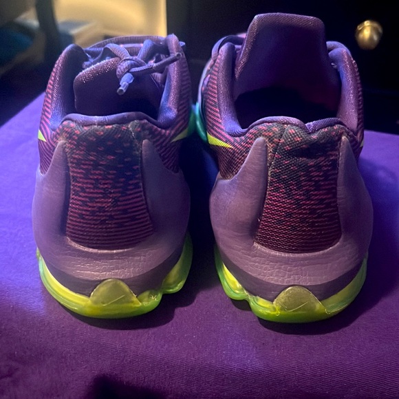 Nike KD 8 “Suit” 9.5/10 no box size (6.5y) no scratches or markings. - Picture 5 of 5